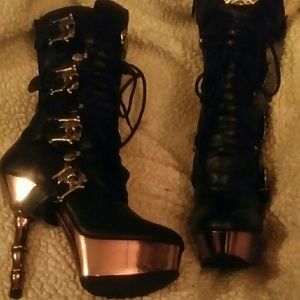 Demonia Muerto 1026 Boots